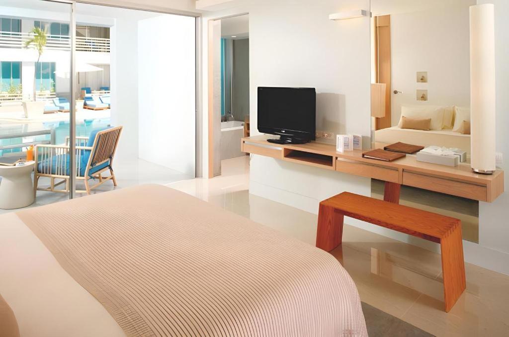 Ramada By Wyndham Phuket Southsea Hotel Karon Exterior photo
