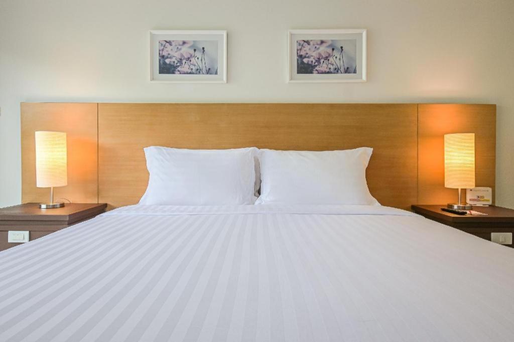 Ramada By Wyndham Phuket Southsea Hotel Karon Exterior photo