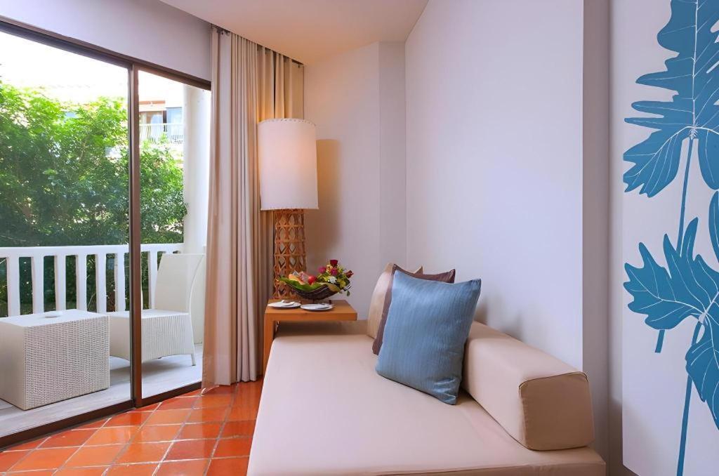 Ramada By Wyndham Phuket Southsea Hotel Karon Exterior photo