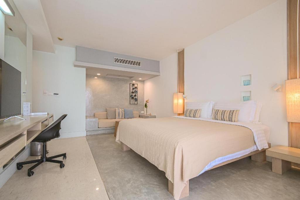 Ramada By Wyndham Phuket Southsea Hotel Karon Exterior photo